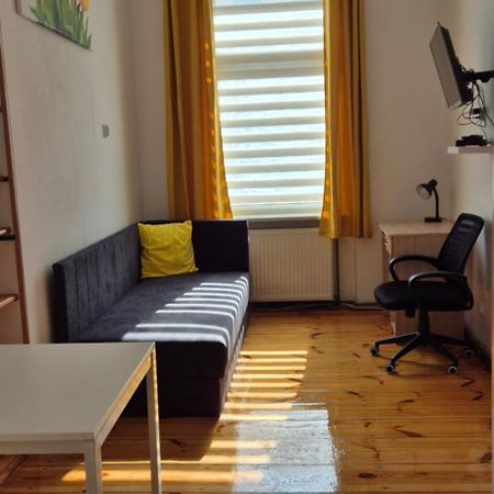 Hostel Tulip - Pokoj Jednoosobowy Nr 3 Ze Wspolna Lazienka I Kuchnia Szczecin Exteriör bild