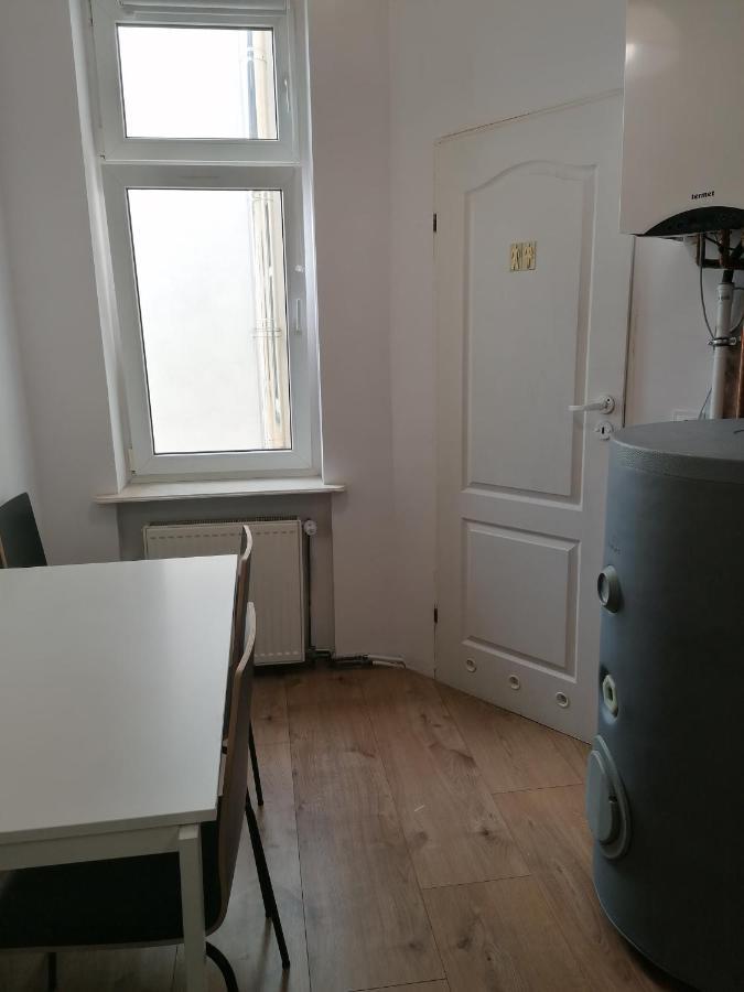 Hostel Tulip - Pokoj Jednoosobowy Nr 3 Ze Wspolna Lazienka I Kuchnia Szczecin Exteriör bild
