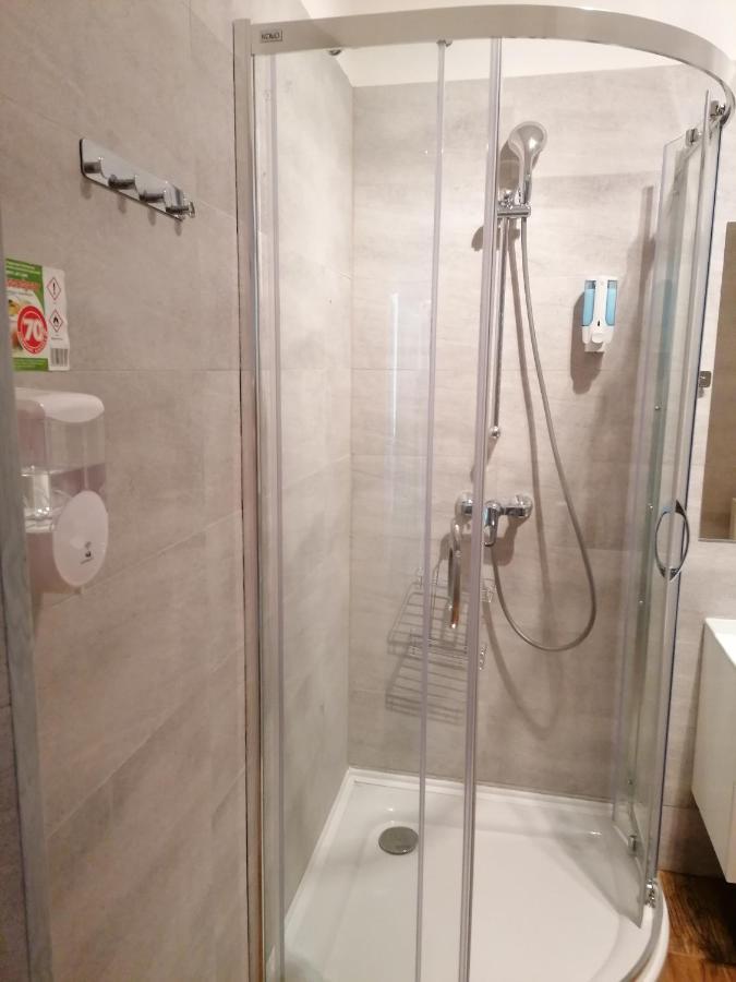 Hostel Tulip - Pokoj Jednoosobowy Nr 3 Ze Wspolna Lazienka I Kuchnia Szczecin Exteriör bild