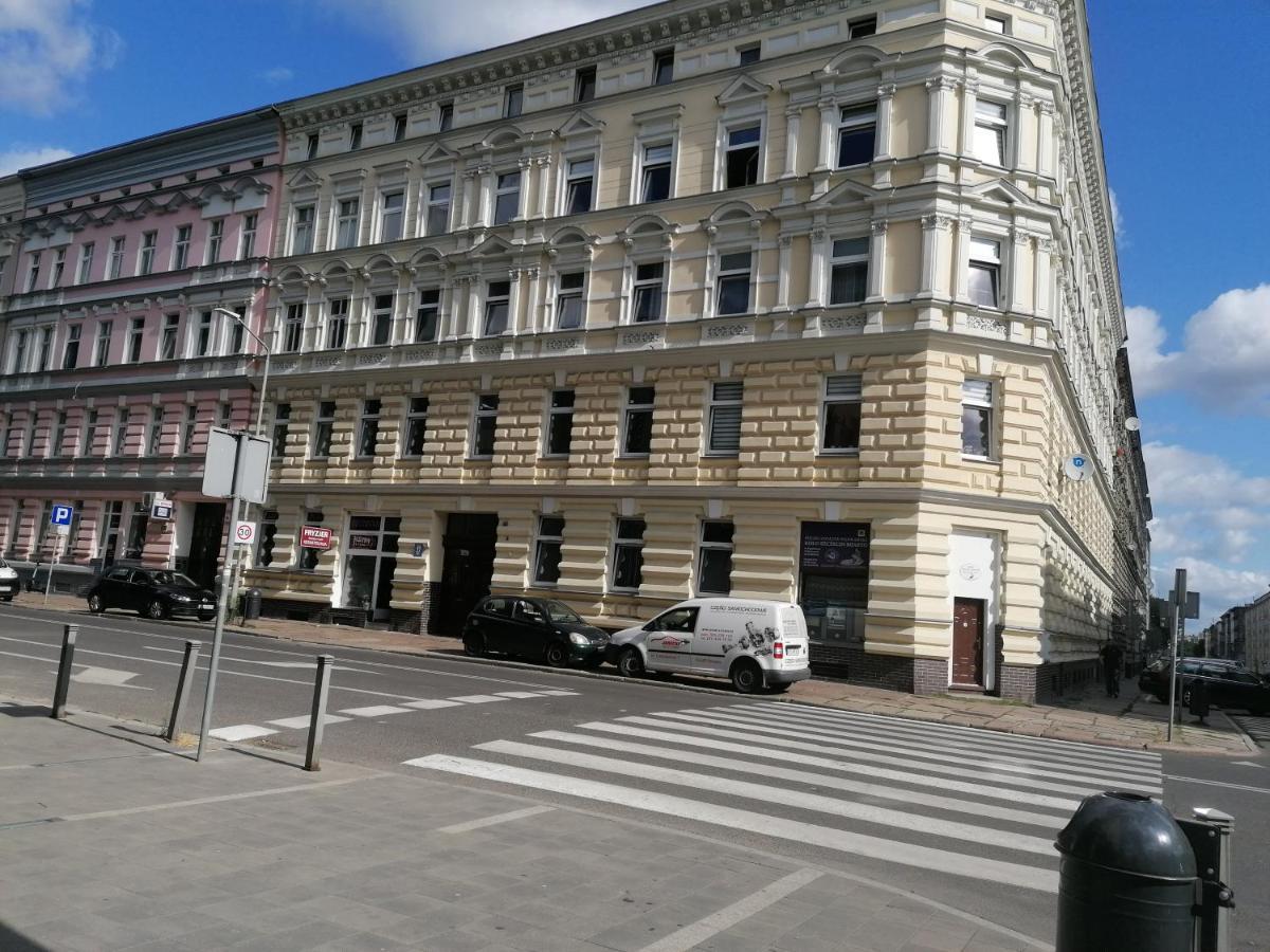 Hostel Tulip - Pokoj Jednoosobowy Nr 3 Ze Wspolna Lazienka I Kuchnia Szczecin Exteriör bild