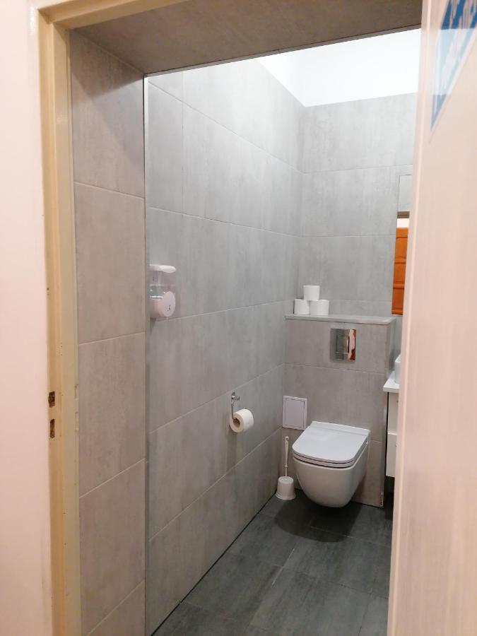 Hostel Tulip - Pokoj Jednoosobowy Nr 3 Ze Wspolna Lazienka I Kuchnia Szczecin Exteriör bild