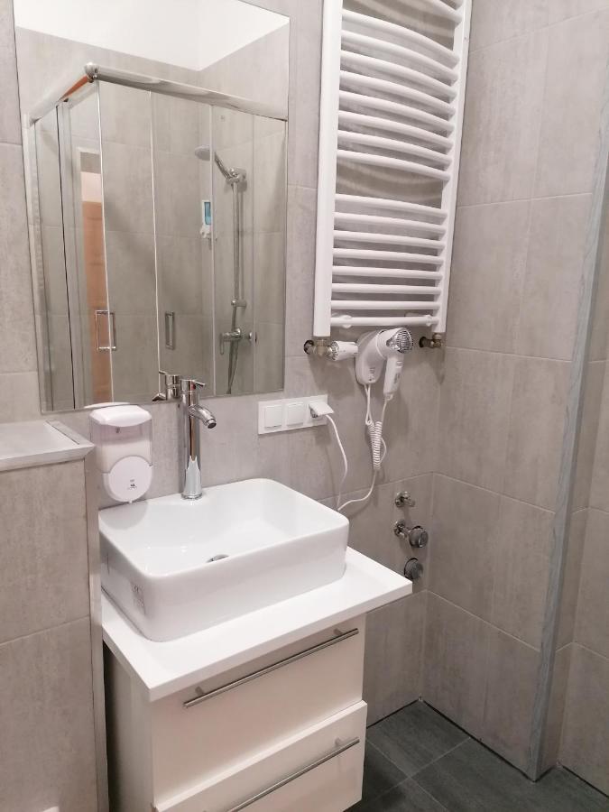 Hostel Tulip - Pokoj Jednoosobowy Nr 3 Ze Wspolna Lazienka I Kuchnia Szczecin Exteriör bild